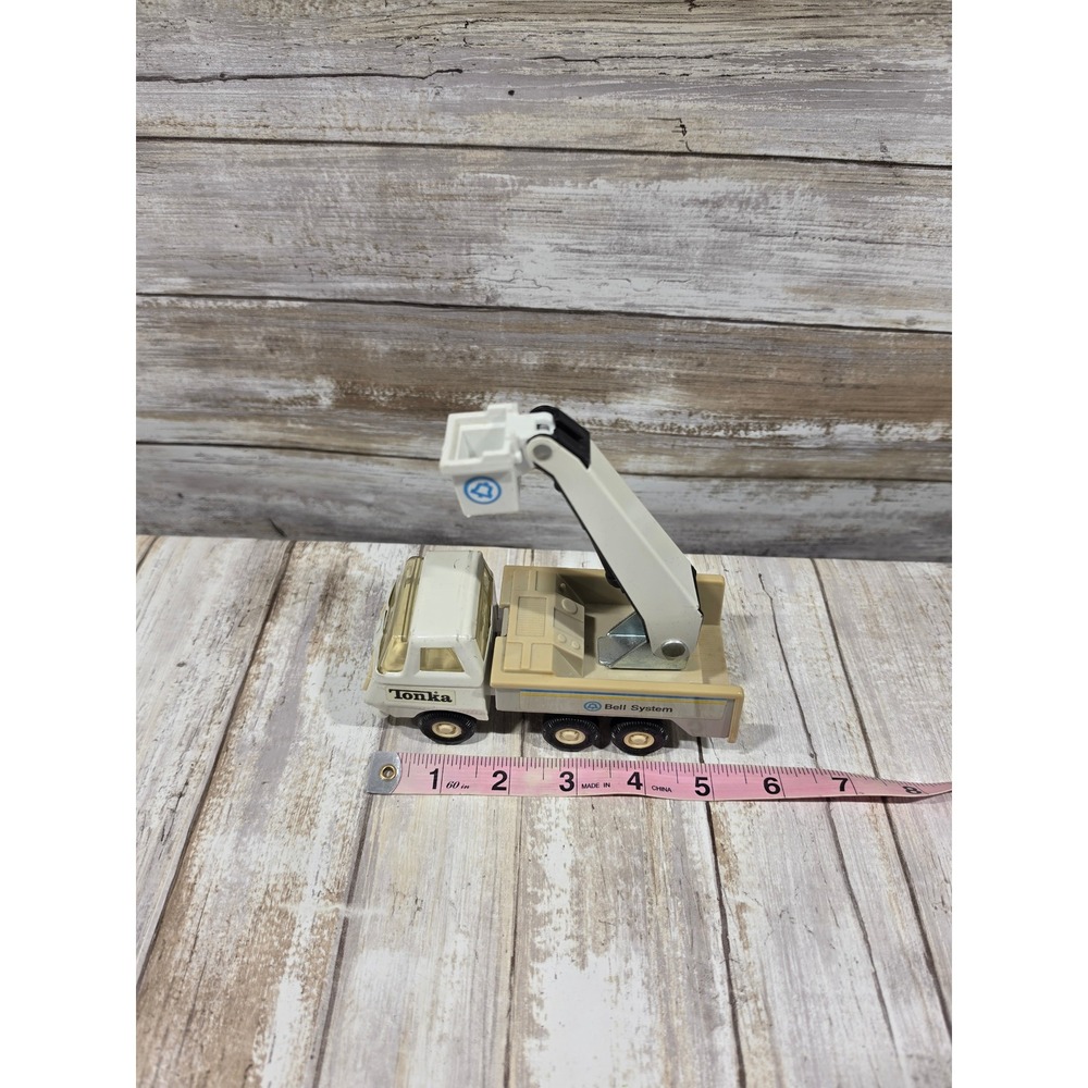 Vintage Tonka Bell System Bucket Truck Diecast Metal Utility Vehicle White Tan - Picture 2 of 8